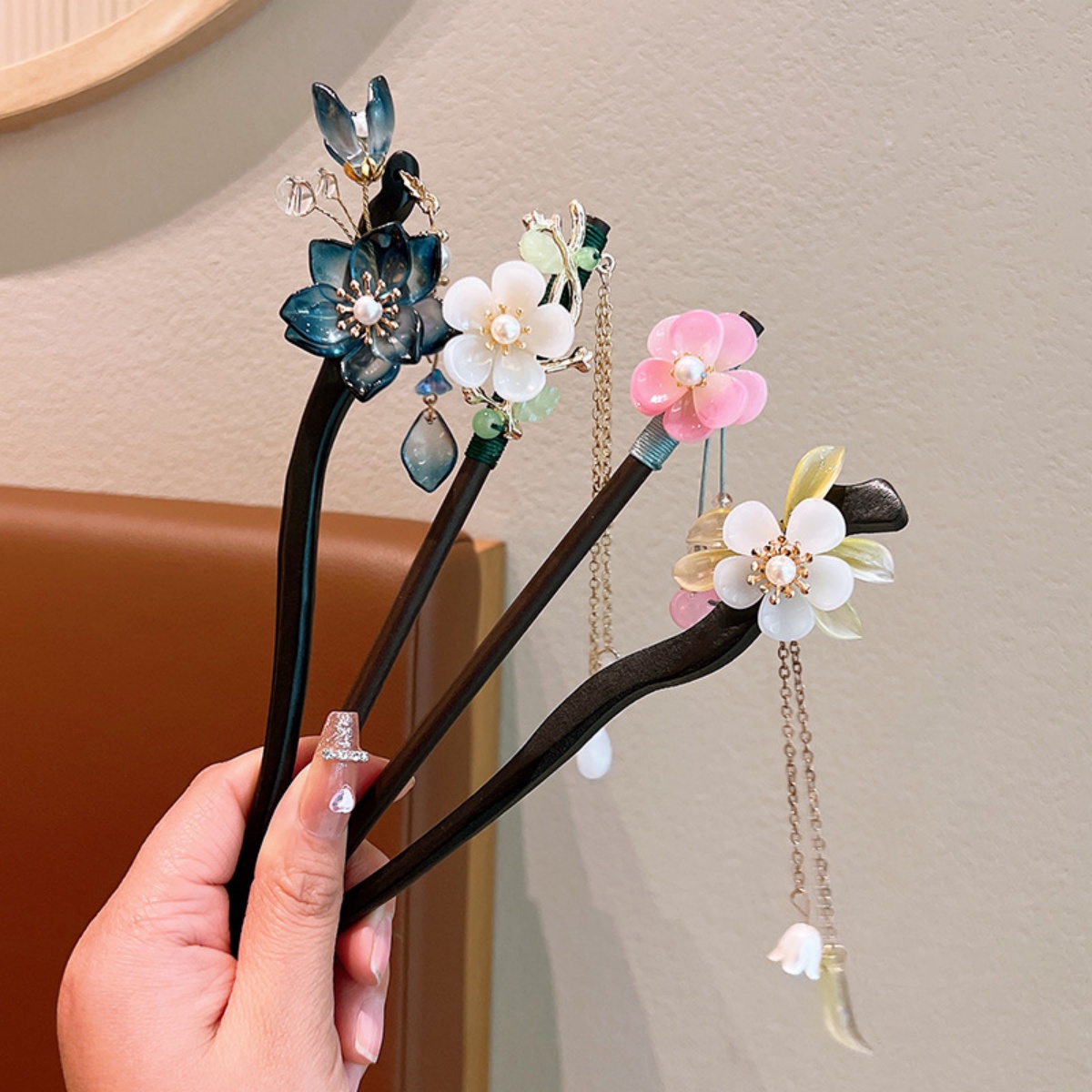 Prachtige bloem kwastje houten - Vintage Fashion Shop recensie en prijs