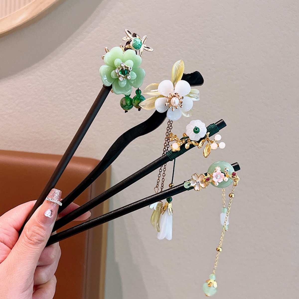 Prachtige bloem kwastje houten - Vintage Fashion Shop recensie en prijs